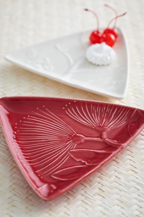 Pohutukawa Triangle Plate  19cm  TPSPO Boxed