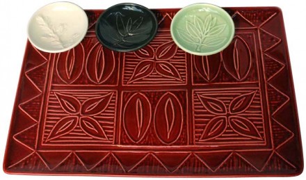 Tapa Platter with leaf dip bowls