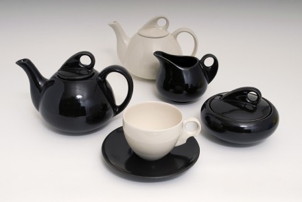 Teaset Black and White